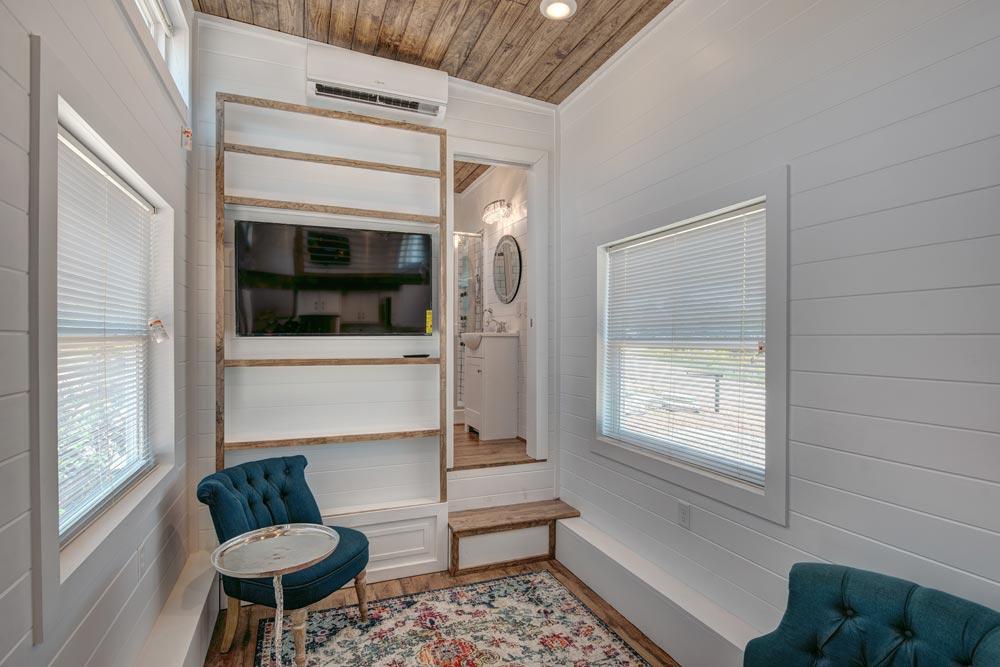 324-sqft “Journey” Tiny House by Alabama Tiny Homes