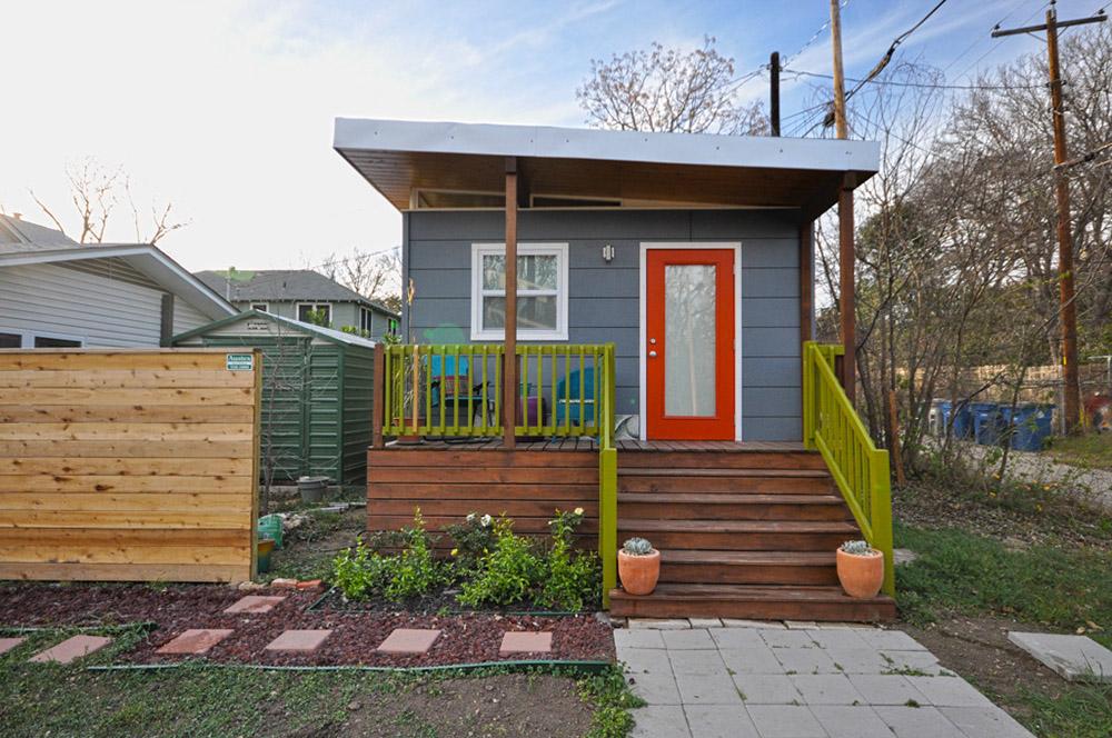 The 280-sqft "Modern Cabin" Tiny House by Kanga Room Systems