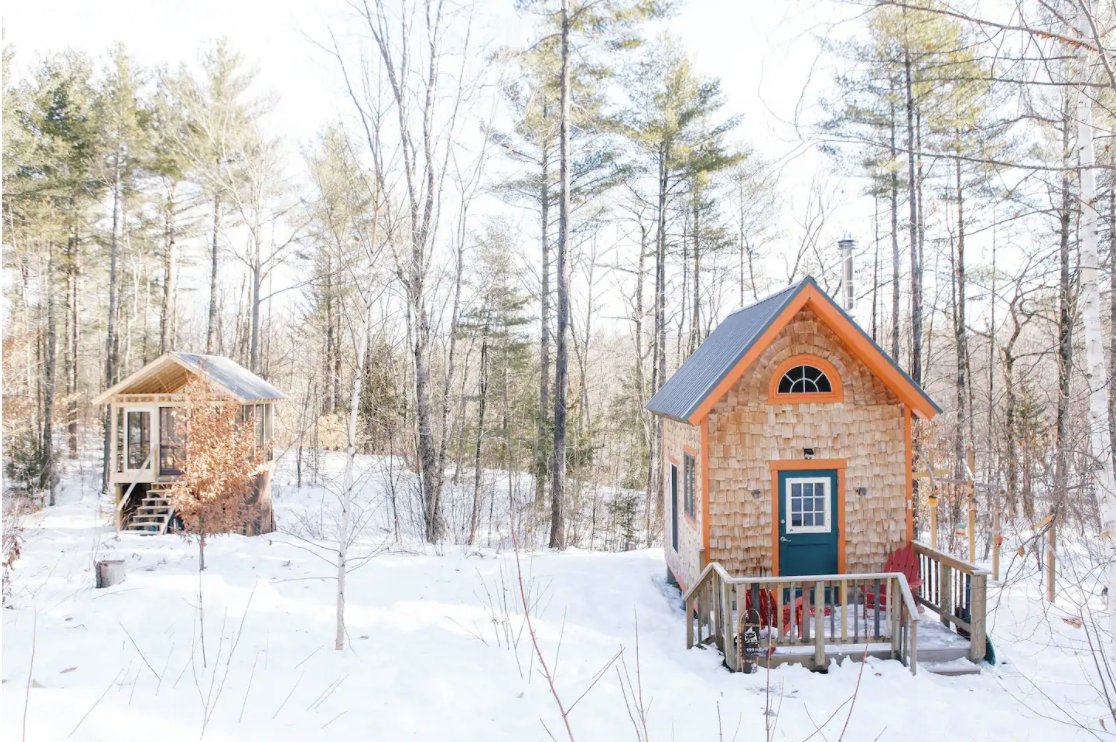 12 Tiny Houses in Maine You Can Rent on Airbnb in 2021!
