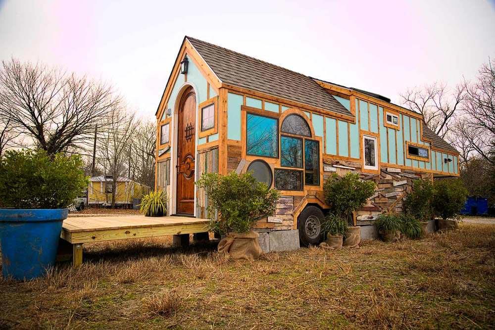 192-sqft “Birds Nest” Tiny House Designed by Kim Lewis