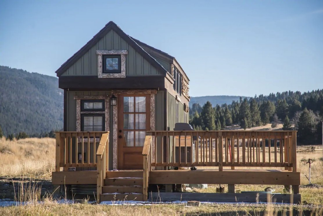20 Tiny Houses in Montana You Can Rent on Airbnb in 2021!