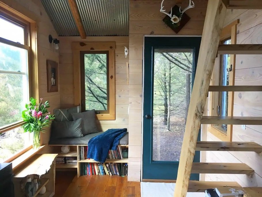 7 Tiny Houses in Kansas You Can Rent on Airbnb in 2021!