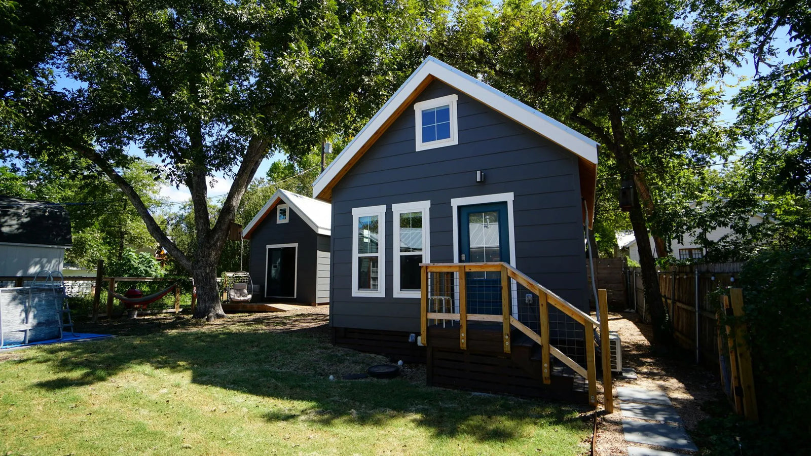 This 416-Sq-Ft Backyard Cottage Packs in 2 Beds & a Full Kitchen