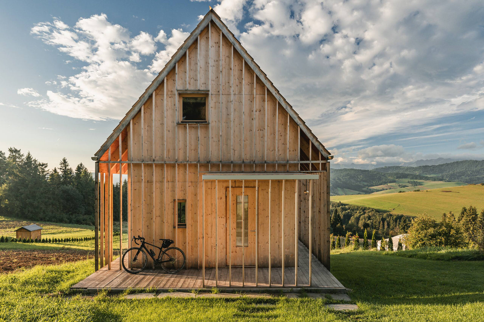 A Cozy 590-sqft Cabin with Incredible Views of the Mountains!