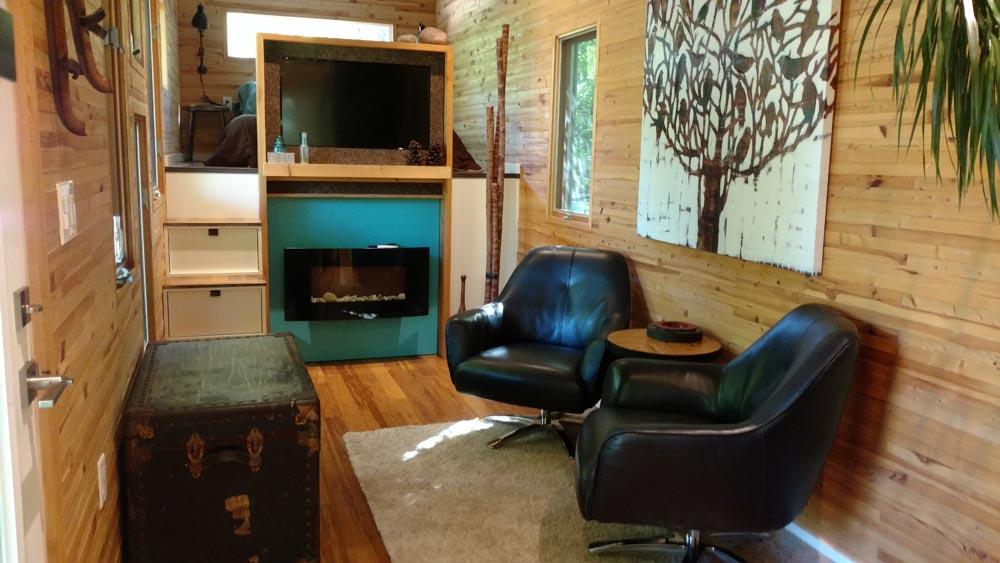 The “tinyhaus”—A 35’ Gooseneck Tiny House by KMH Concepts