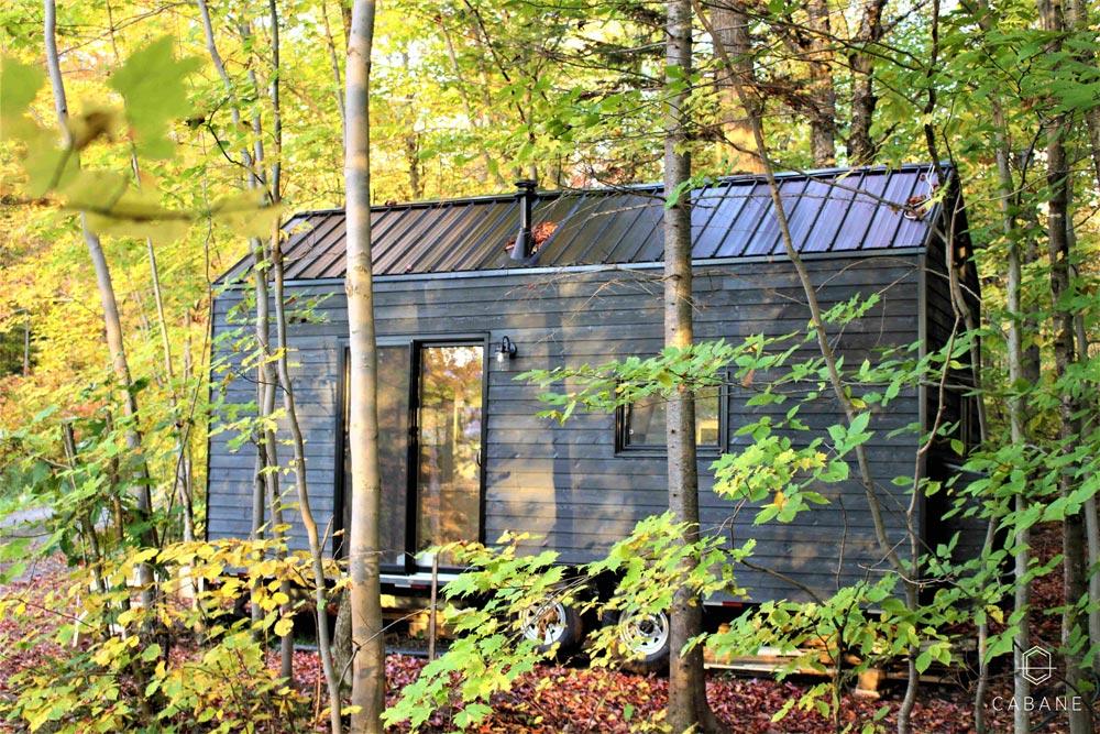 Tiny Cabin in the Woods by Cabane in Canada