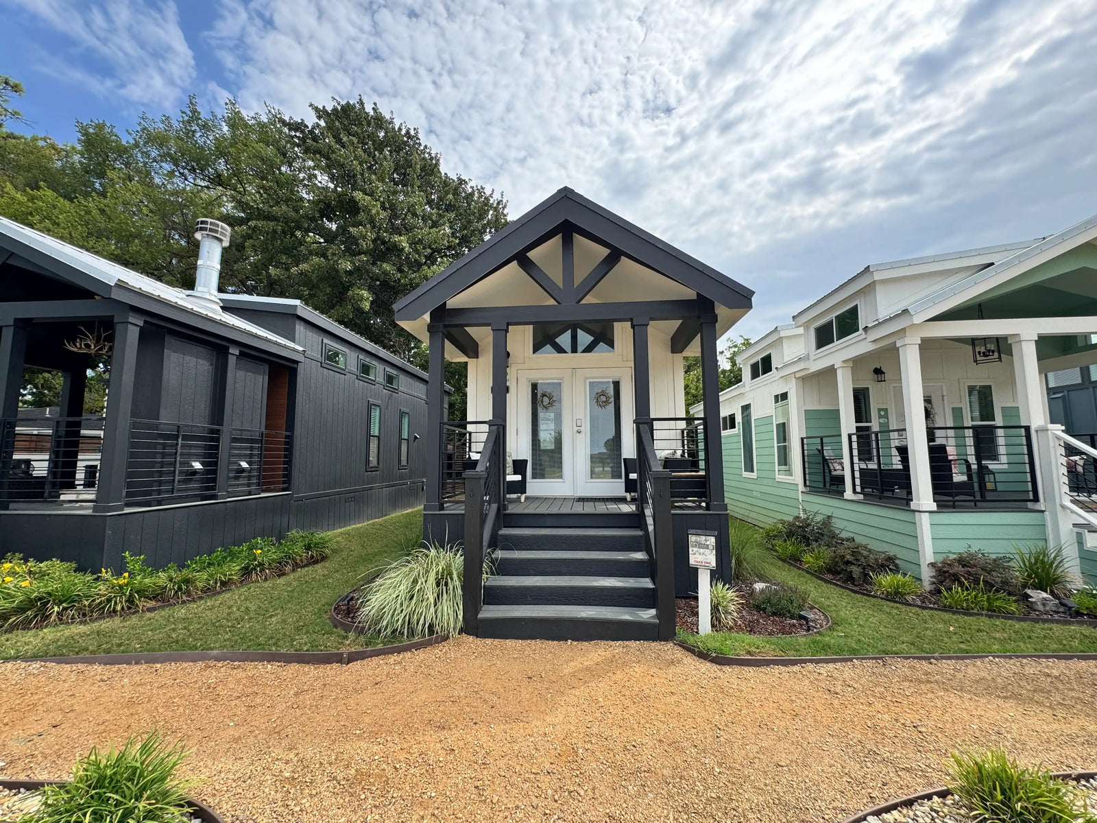 Southern N Chic—A 399-sqft Tiny Home with Two Porches & a Main-Floor Bedroom
