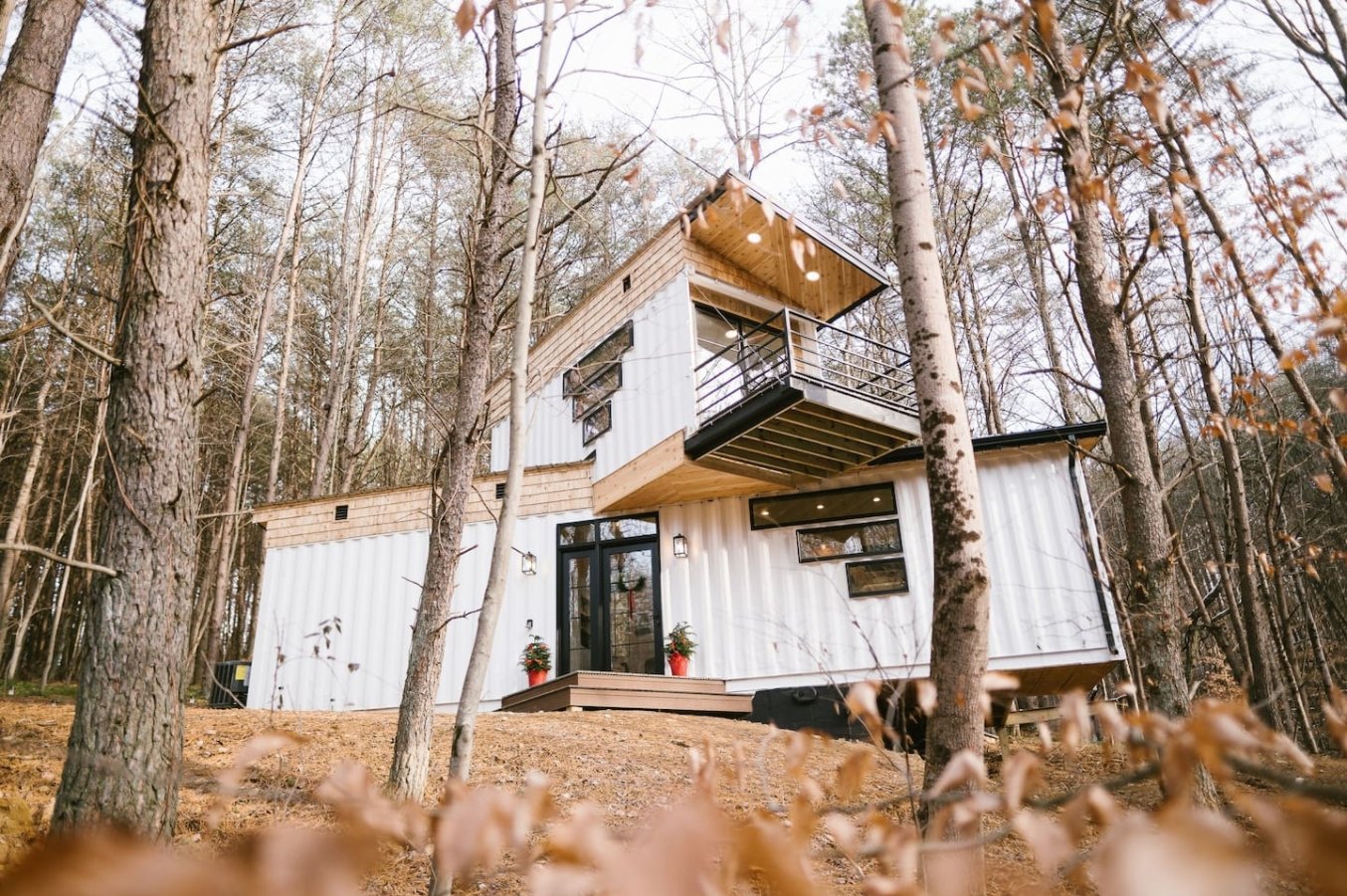 20 Tiny Houses in Ohio You Can Rent on Airbnb in 2021!
