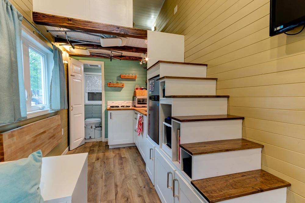 20' "Wanderlust" Tiny House Based on Tumbleweed's Linden Model