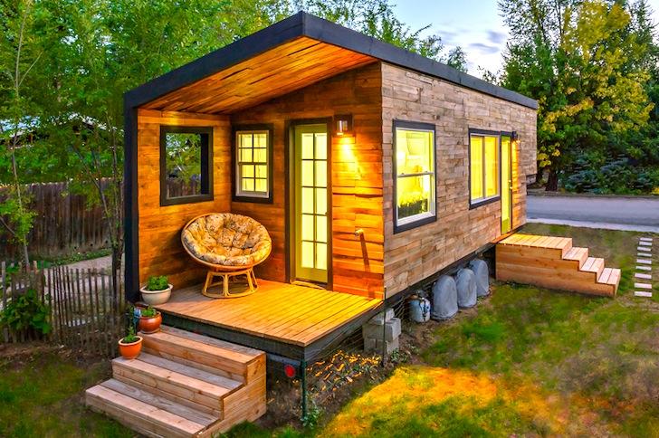 232-sqft Tiny House Built for Only $11,000 was Home to a Family of Four!