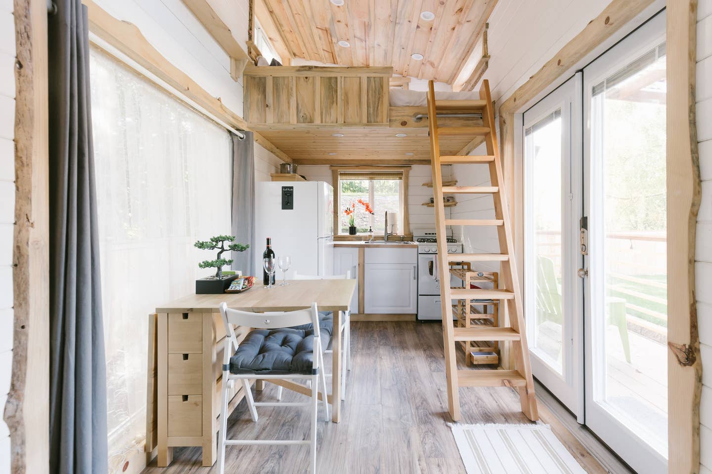 20 Tiny Houses in Washington You Can Rent on Airbnb in 2021!