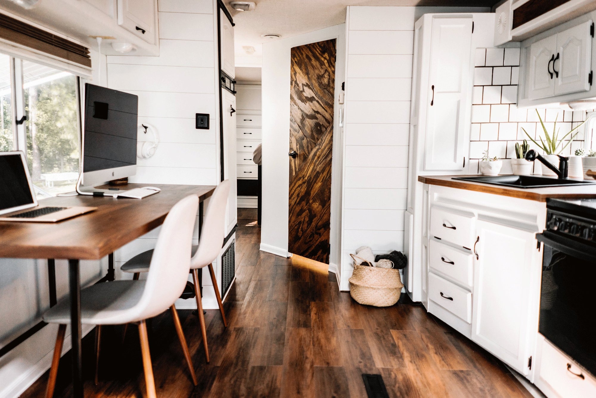 How To Stay Content Living in a 280-SQFT Home—This Little Adventure!